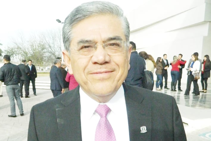 Buscará candidatura Salvador Hernández
