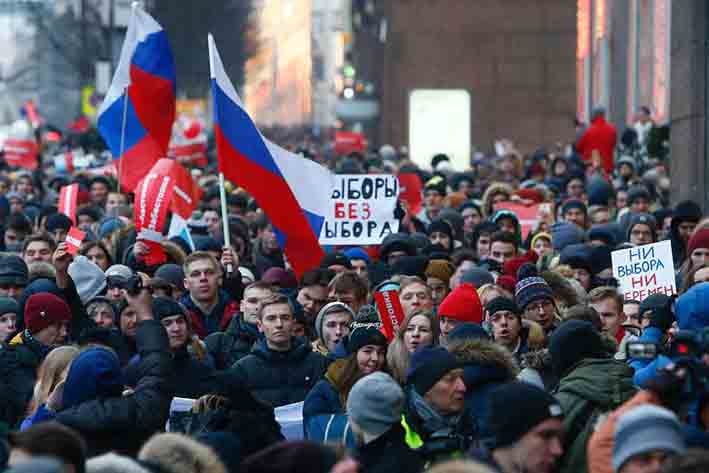Miles de rusos llaman a boicotear elecciones presidenciales