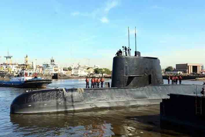 Ofrece Macri 4 MDD para hallar submarino