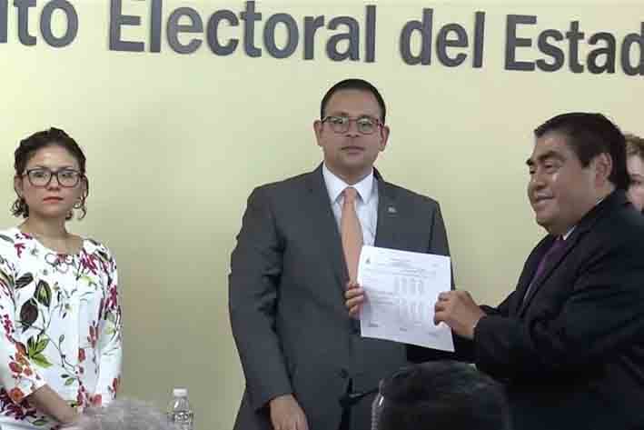 Luis Miguel Barbosa se registró como candidato