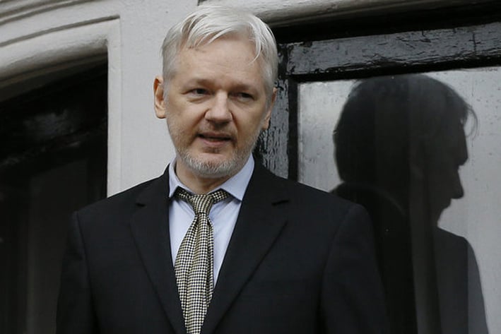 Ecuador le 'corta' el Internet a Julian Assange