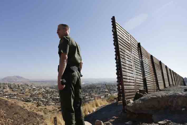 Oficializa Trump despliegue militar en frontera con México