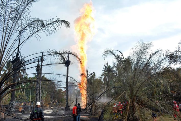 18 muertos por incendio en pozo petrolero