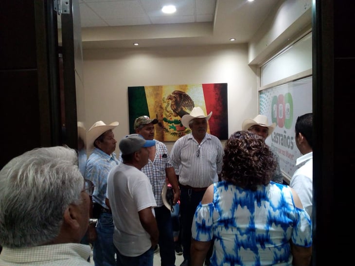 Campesinos piden apoyo de la Presidencia Municipal