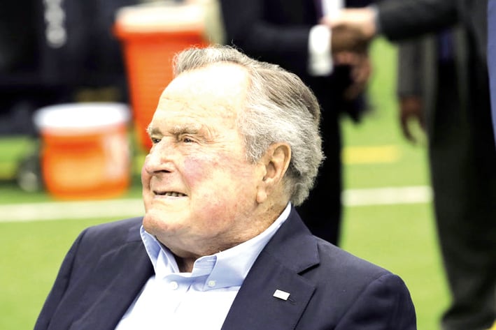 Hospitalizan al ex presidente George H.W. Bush