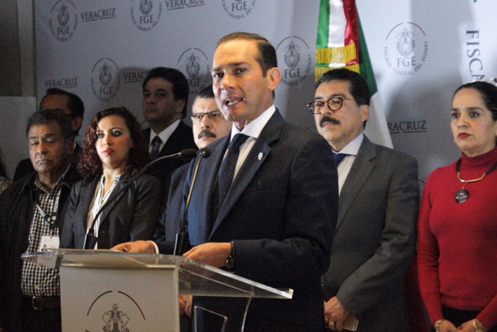 Interpol emite ficha roja contra ex fiscal de Veracruz