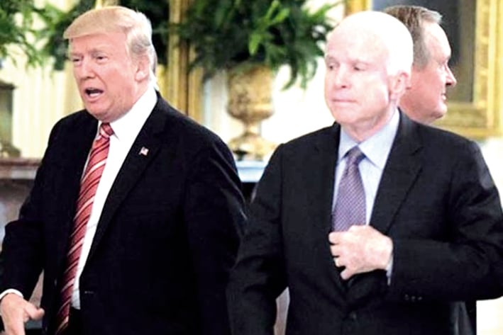 Senador McCain veta a Trump