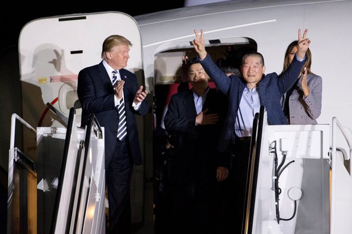 Trump recibe a los presos liberados en Corea del Norte