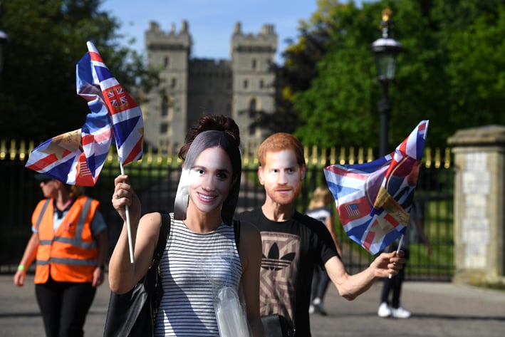 Fans de la realeza acampan en Windsor para ver boda de Enrique y Meghan