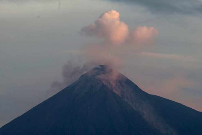 Ordenan evacuaciones en Guatemala por nueva explosión