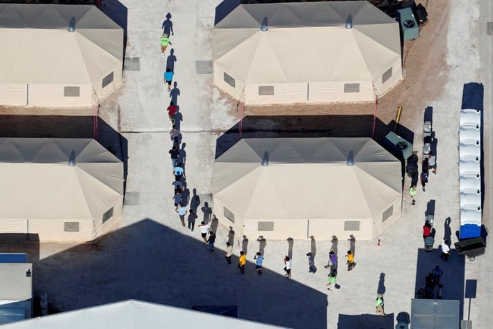 Así son los centros de detención de niños migrantes