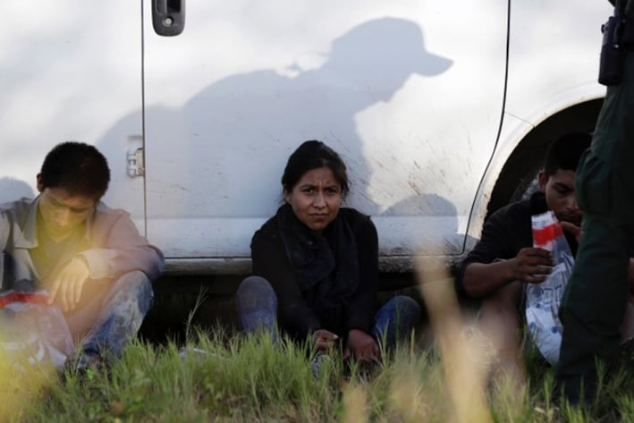 Disminuyen arrestos en frontera de EU con México