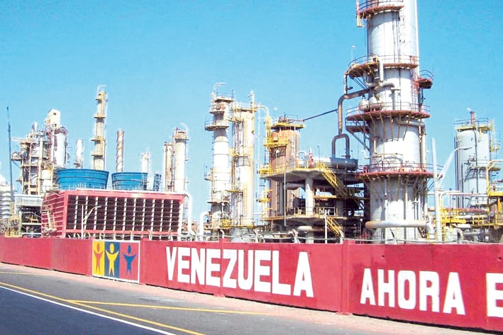 Maduro anuncia ajuste al precio de la gasolina en Venezuela