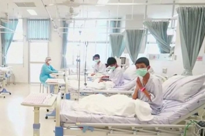 Niños rescatados en Tailandia agradecen en video desde hospital