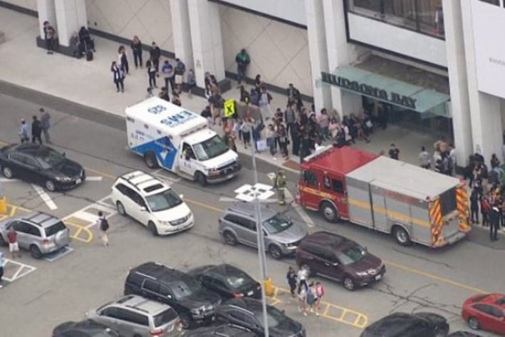 Evacúan un centro comercial de Toronto