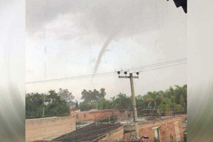 Destruye tornado casas en Jalisco