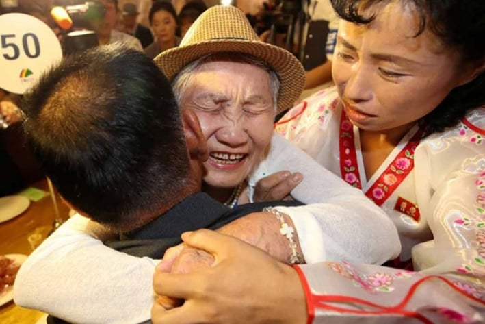 Se reencuentran familias coreanas tras 65 años
