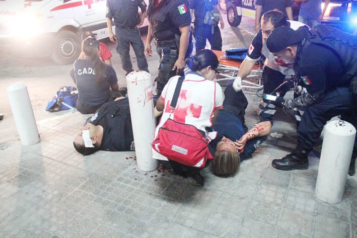 6 policías heridos en brutal choque