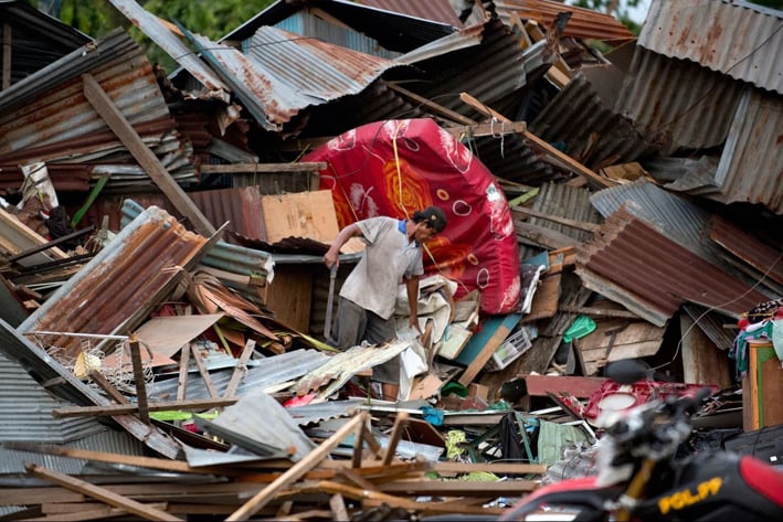 Desastre total en Indonesia: más de 400 muertos