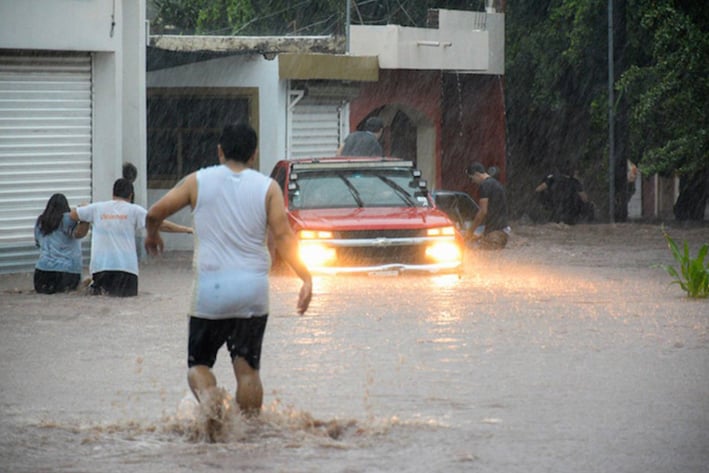 Sinaloa bajo el agua: evacúan a 16 mil personas