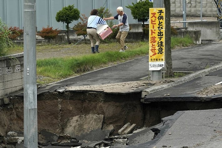 Sube a 30 la cifra de muertos tras sismo en isla de Japón