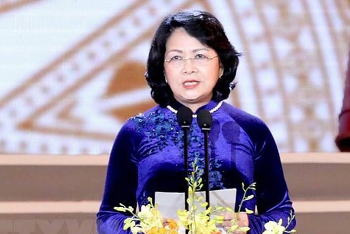 Nombra Vietnam a su primera presidenta