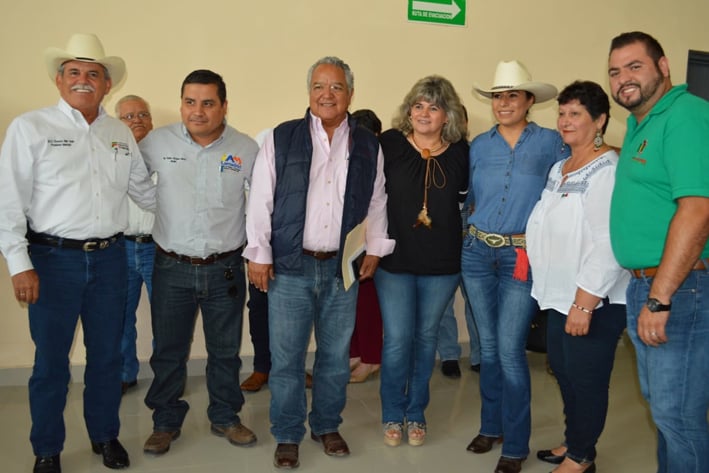 Se reúne el alcalde con productores trigueros