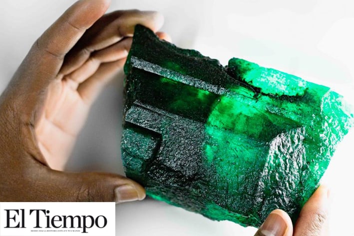 Encuentran en África esmeralda de un kilo que parece 'kryptonita'