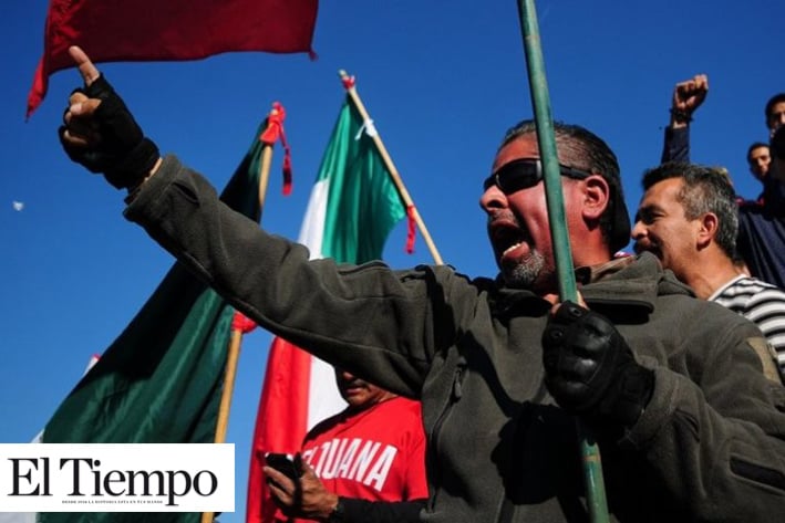 Policía evita avance de marcha antinmigrante en Tijuana