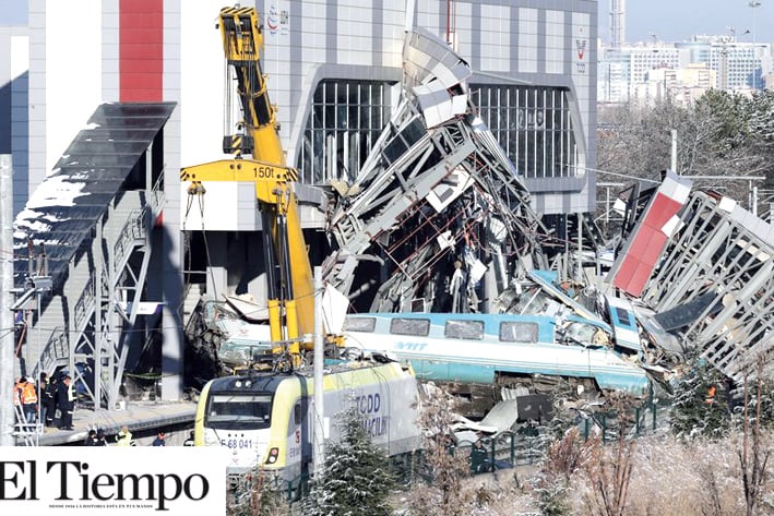 Choque entre un tren de alta velocidad con una locomotora deja 9 muertos y 47 heridos en Ankara