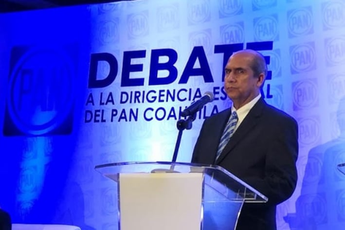Gana Mario Dávila Delgado debate