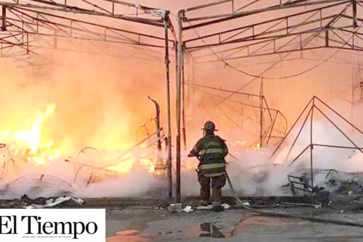 Presuntos extorsionadores incendian Expo Moroleón
