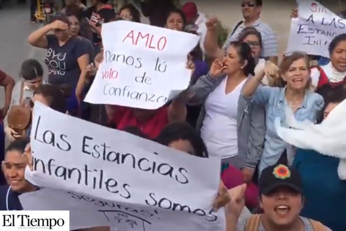 Se manifestaron más de 200 en evento de AMLO en Saltillo