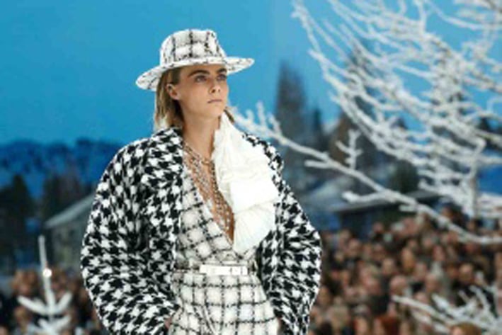 Chanel rinde emotivo homenaje en París a Karl Lagerfeld