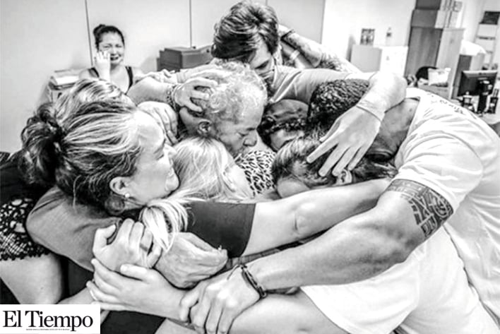 Lula da Silva y el emotivo abrazo de su familia antes de volver a prisión