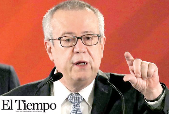 Carlos Urzúa espera que calificadoras no rebajen aún más la nota crediticia de Pemex