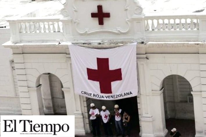 Venezolanos reciben ayudas humanitarias en sede de la Cruz Roja