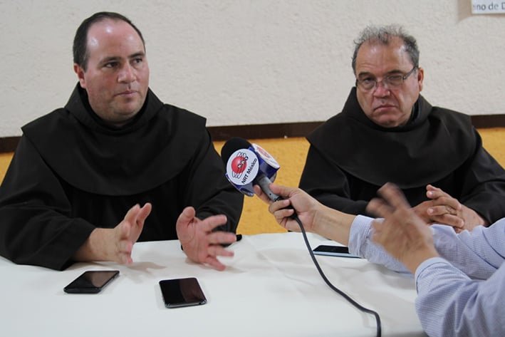 Extorsionadores secuestran virtualmente a Franciscanos ... y depositan 100 mil pesos