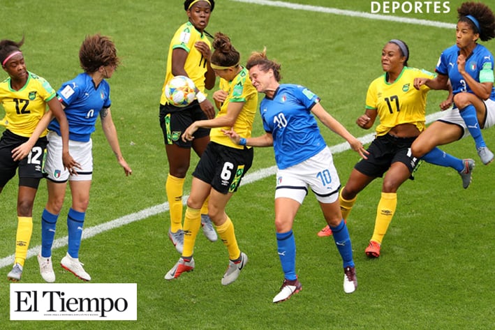 Italia golea a Jamaica