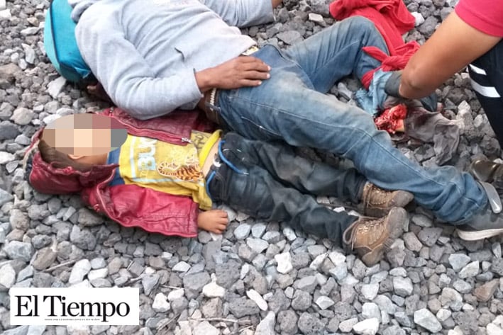 Rescatan a niño hondureño de 3 años: su padre se accidentó al bajar del tren