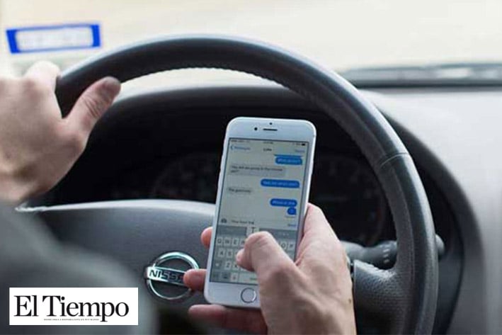 Multarán con 750 pesos a los ciudadanos que hablen por celular mientras conducen