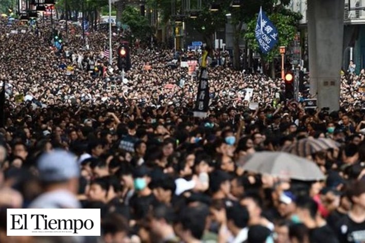 Miles marchan otra vez en Hong Kong