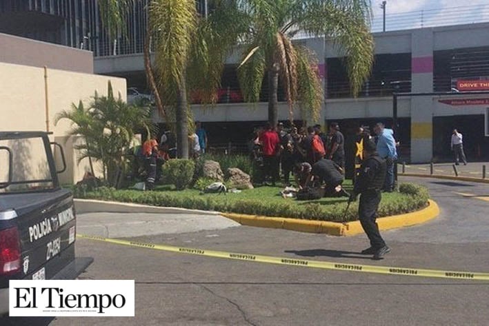 Balacera en plaza comercial fue un enfrentamiento entre dos grupos armados: fiscal de Jalisco
