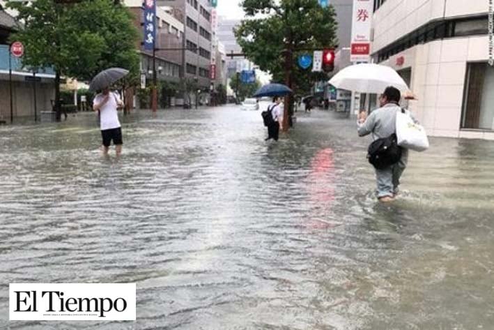 Evacuan pueblos en Japón por torrenciales lluvias; el país está en alerta