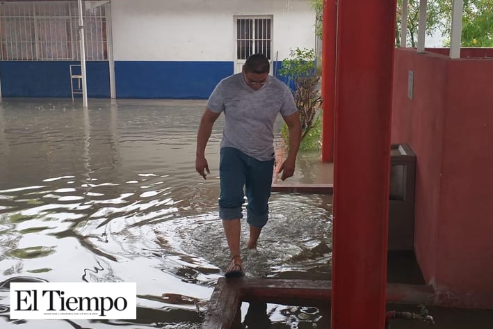 Reportan 4 escuelas inundadas