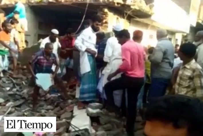 Se cae edificio en India, hay 12 muertos y 13 heridos