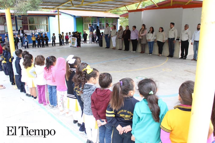 Cabildo asiste a lunes cívico en Jardín de Niños ‘Amado Nervo’