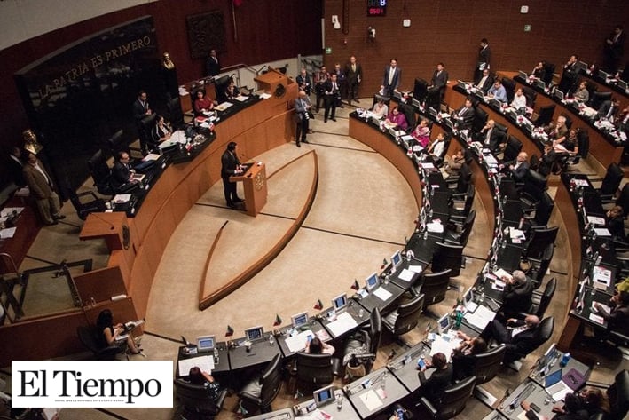 Aprueban senadores ascenso de piloto que trajo a Evo Morales a México