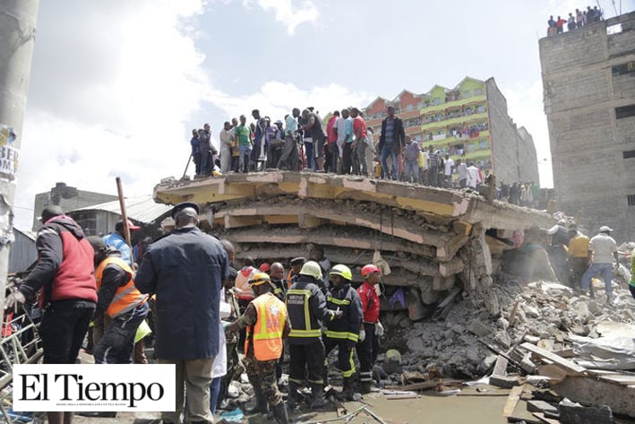 Gente de Kenia se solidariza y una al rescate de gente atrapado bajo ruinas de departamentos; mueren 3 personas