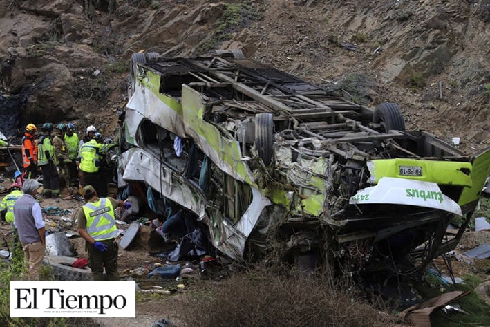 Cae autobús de Chile por barranco; al menos 20 muertos y podría haber más